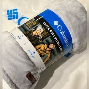 Columbia Super Soft Plush Throw, Nimbus Grey